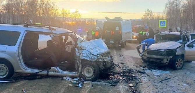 Две «Лады» столкнулись на трассе в Башкирии, один человек погиб, двое пострадали