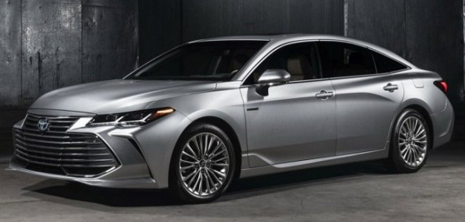 В России появилась американская версия седана Toyota Avalon