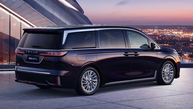 В нашей стране начат приём заказов на люксовые минивэны Voyah Dreamer дример 4