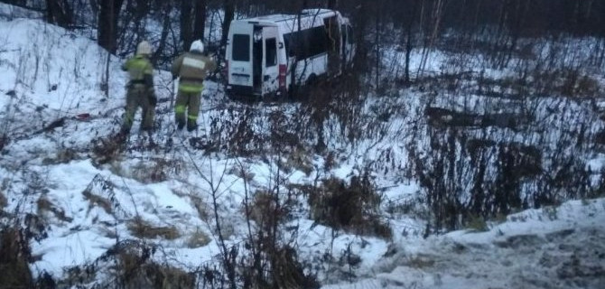 В ДТП с участием маршрутки и КамАЗа в Тульской области один человек погиб, шестеро пострадали