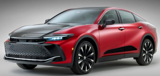 В России начались продажи люксовых седанов Toyota Crown