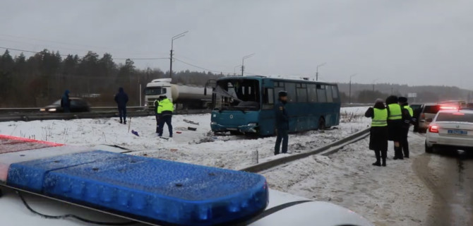 В ДТП с рейсовым автобусом на трассе «Золотое кольцо» во Владимирской области пострадали 17 человек