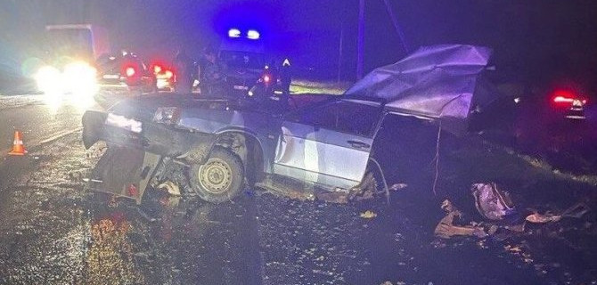 ВАЗ и БМВ столкнулись в Краснодарском крае, погибли два человека