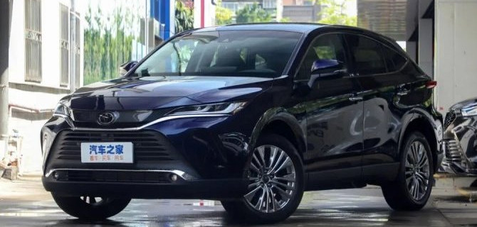 В нашей стране впервые появились кроссоверы Toyota Harrier