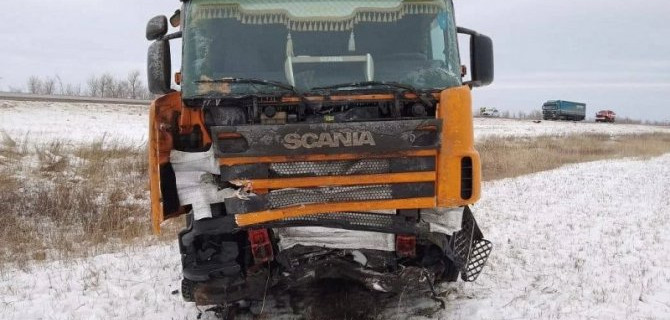 В Оренбургской области «Шкода» столкнулась с грузовиком, погибли 4 человека