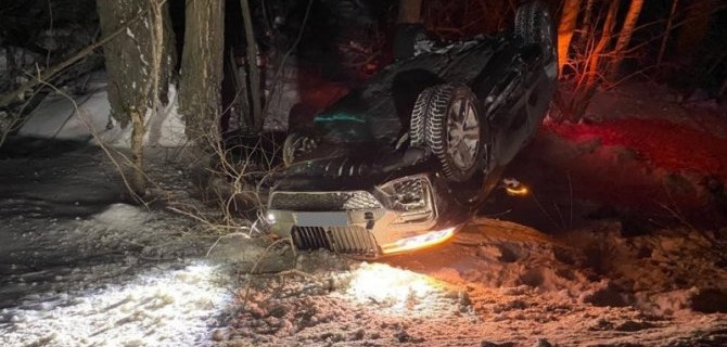 На трассе Миасс - Златоуст столкнулись "Калина" и BMW, один из водителей погиб