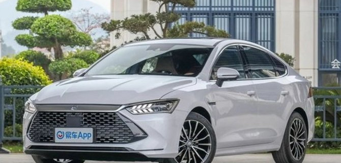 В России впервые появились гибридомобили фирмы BYD