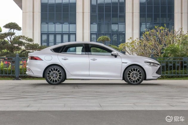 В России впервые появились гибридомобили фирмы BYD бид дм 2