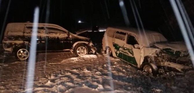 После ДТП с участием двух иномарок в Приморском крае госпитализированы женщина и 9-летний ребенок