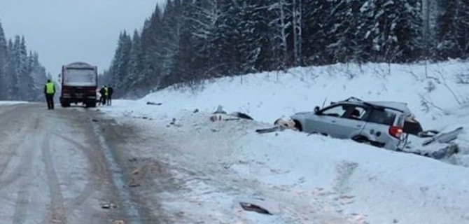 В Пермском крае кроссовер столкнулся с грузовиком, погибли две пассажирки