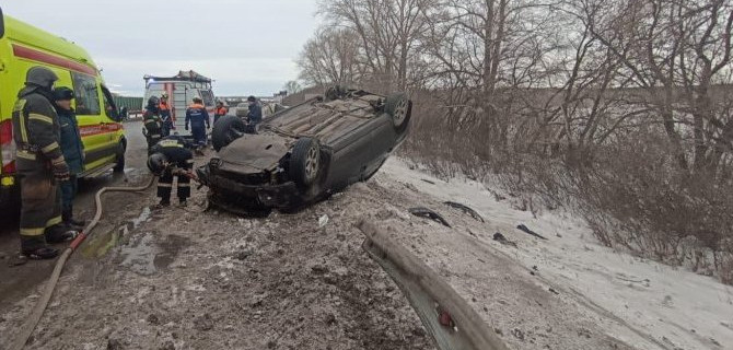 В Челябинской области в результате ДТП опрокинулся «Форд», погибла автомобилистка