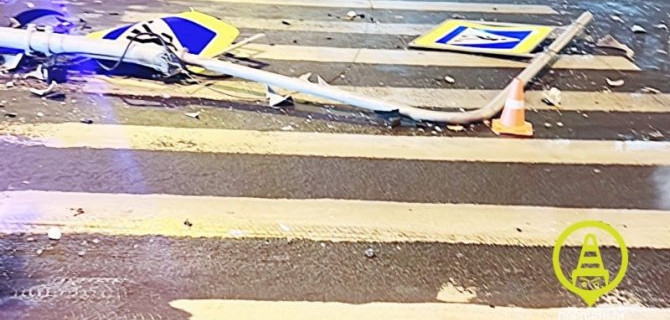 Иномарка сбила двух женщин-пешеходов на Васильевском острове в Петербурге