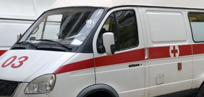 В Краснодаре BMW сбил пешеходов на переходе, пострадали двое маленьких детей