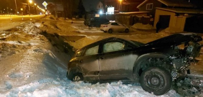 В ночном ДТП в Тюмени погиб водитель «Фольксвагена»