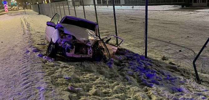 В ночном ДТП в Набережных Челнах один человек погиб, еще один пострадал