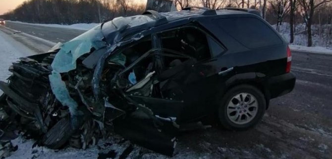 В ДТП с грузовиком в Приморье пострадали двое детей