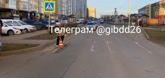 В Ставрополе «Рено» сбил женщину с ребенком на переходе. Со слов водителя, его ослепило солнце