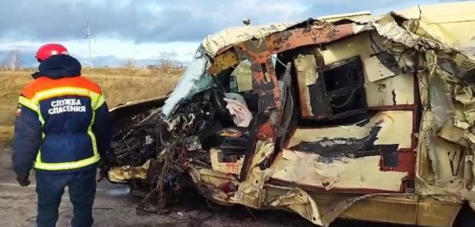 В массовом ДТП с четырьмя иномарками в Саратовской области пострадали два человека