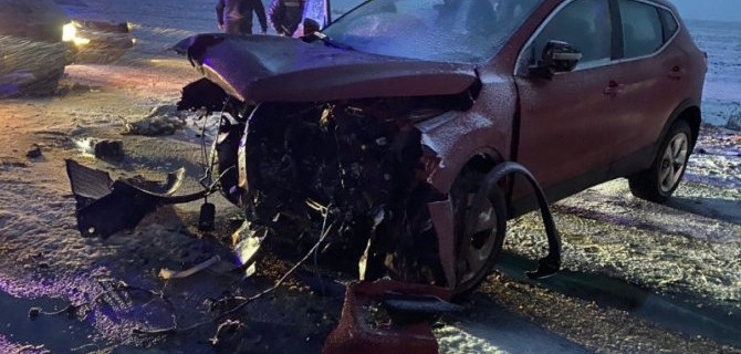 В Воронежской области столкнулись две иномарки, погибли женщина и 10-летний ребенок