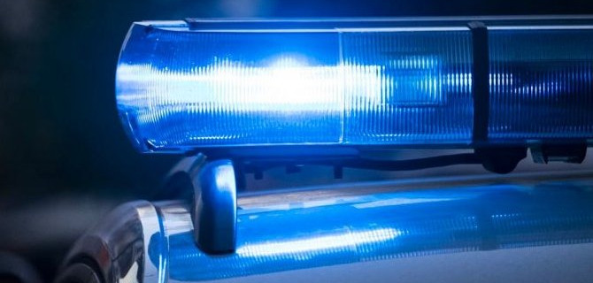 На Ставрополье «Мазда» въехала в дерево и перевернулась, один человек погиб, еще один серьезно пострадал