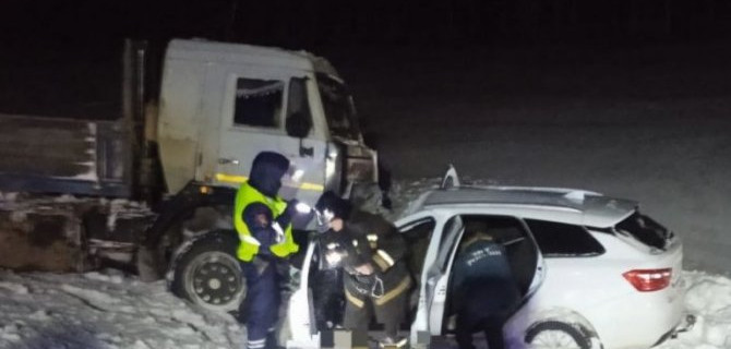 На трассе в Башкирии столкнулись «Лада» и КамАЗ, водитель легкового автомобиля погиб