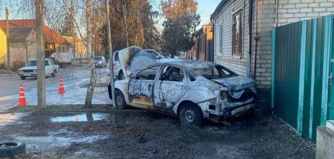 В Будённовске водитель на ходу выпрыгнул из загоревшегося автомобиля