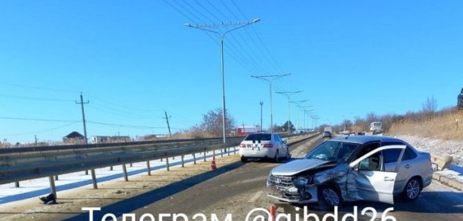 В Ставрополе в ДТП с участием «Лады» и «Мерседеса» пострадали три человека
