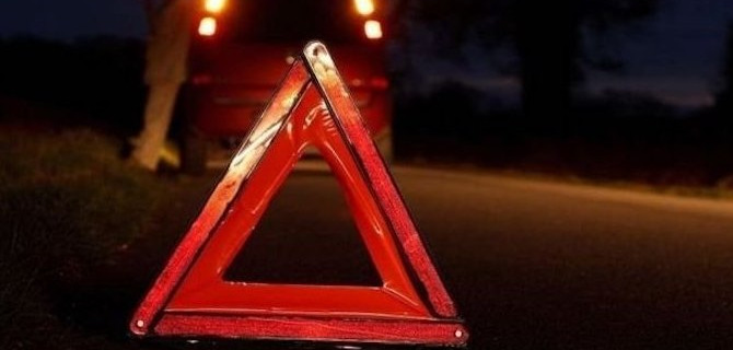 ДТП с участием двух «Тойот» и грузовика на Сахалине: двоих водителей доставили в больницу, пассажирку деблокировали спасатели