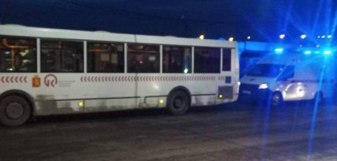 После ДТП в Красноярске, где пенсионерка погибла, пытаясь зайти в автобус, возбуждено уголовное дело