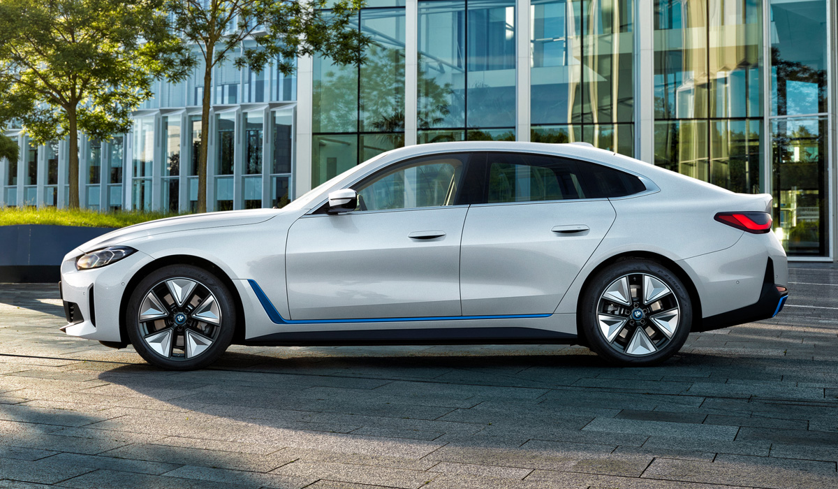 В нашу страну завезли «заряженные» электромобили BMW бмв 3