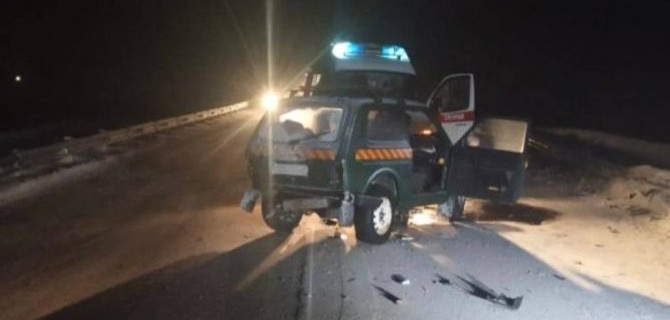 На трассе в Югре столкнулись "Нива" и "Сузуки", один человек погиб