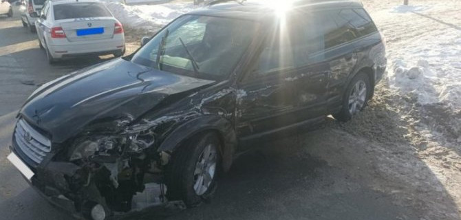 В Омске нетрезвый водитель на «Субару» столкнулся с ВАЗом, пострадали две девочки