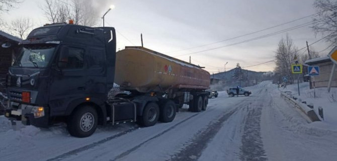 В Бодайбо грузовик насмерть сбил 9-летнего ребенка на пешеходном переходе