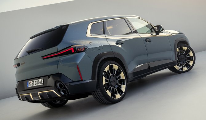 В нашей стране стало можно приобрести кроссовер BMW XM бмв 3