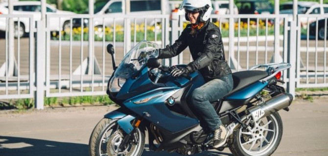 Готовимся к экзаменам в ГИБДД в мотошколе «Казакофф Моторс»