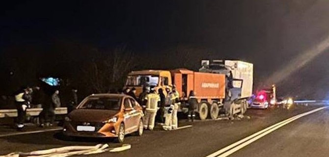 В Краснодаре грузовой MAN врезался в КамАЗ, один человек погиб