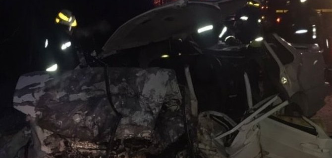 «Мицубиси» и ВАЗ столкнулись на трассе в Челябинской области, погибли два человека