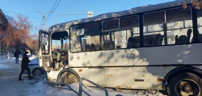 В Челябинске маршрутка насмерть сбила пенсионерку на переходе, возбуждено уголовное дело