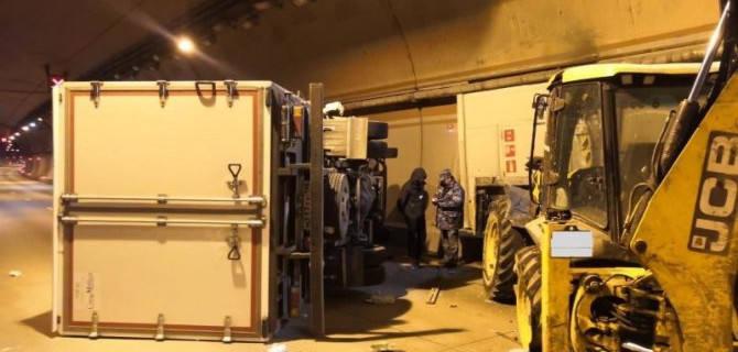 Массовое ДТП произошло в тоннеле в Сочи, предварительно сообщалось об одном пострадавшем