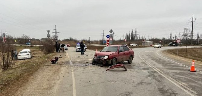 В ДТП в Крыму пострадали женщина и ребенок