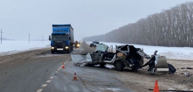 В Башкирии столкнулись «Ларгус» и большегруз, один человек погиб