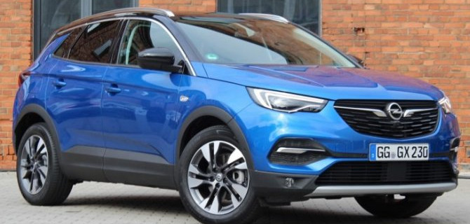 В нашей стране начат приём заказов на кроссоверы Opel Grandland Х