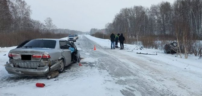 В Новосибирской области столкнулись «Хонда» и «Лада», один человек погиб, двое пострадали