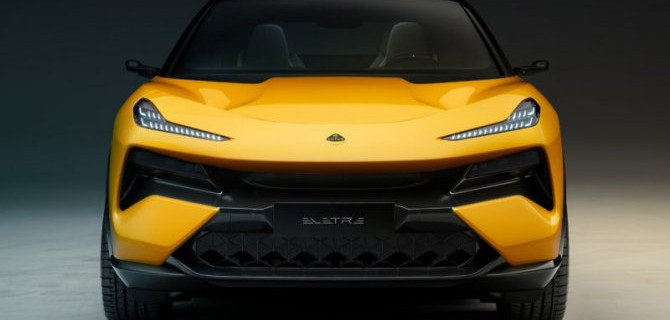 На авторынке нашей страны появились ультрасовременные электрокроссоверы Lotus Eletre