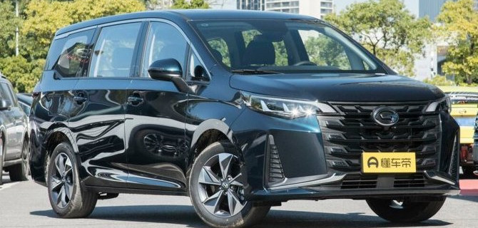Начались российские продажи премиальных минивэнов GAC Trumpchi M6