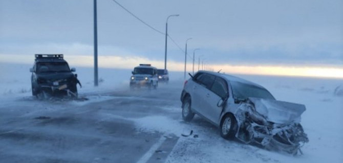 В лобовом столкновении двух «Тойот» на трассе Анадырь — Аэропорт пострадал один человек