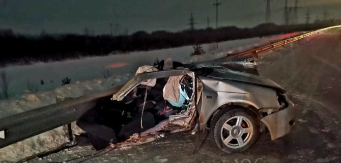 Четыре человека погибли в ДТП с «Ладой» и грузовиком в Югре