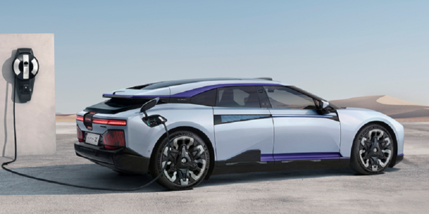 Электроседан HiPhi Z: «космический» дизайн, высокая мощность и сплошной хай-тек хифи 3