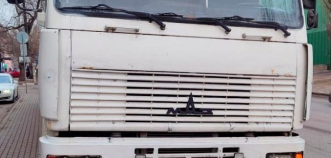 В Воронеже грузовик сбил женщину, она скончалась в больнице