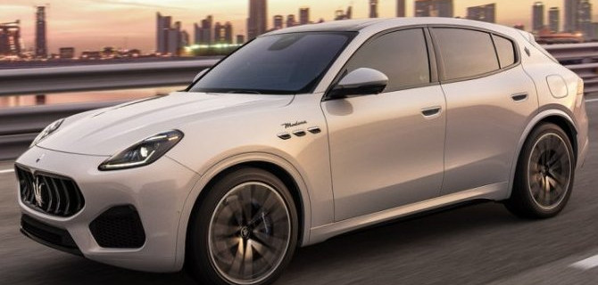 В нашей стране начали продавать очередной премиальный автомобиль из Италии